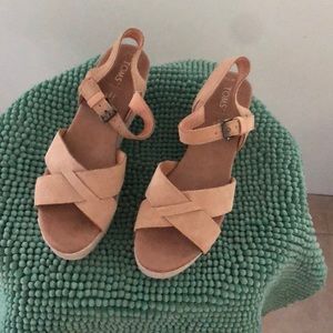 TOMS Willow Honey suede platform wedge
